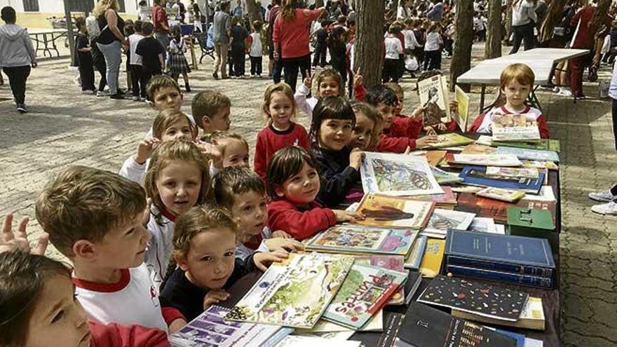 Teatre i llibres al Sant Jordi de l´Escoleta de Sant Josep Obrer