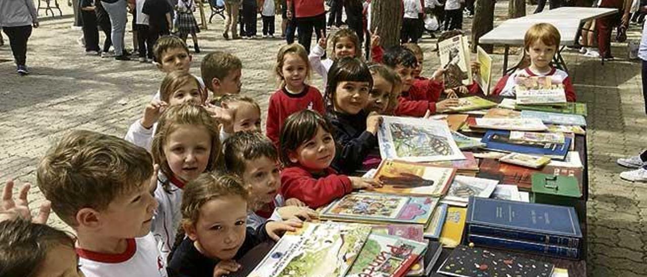 Teatre i llibres al Sant Jordi de l´Escoleta de Sant Josep Obrer