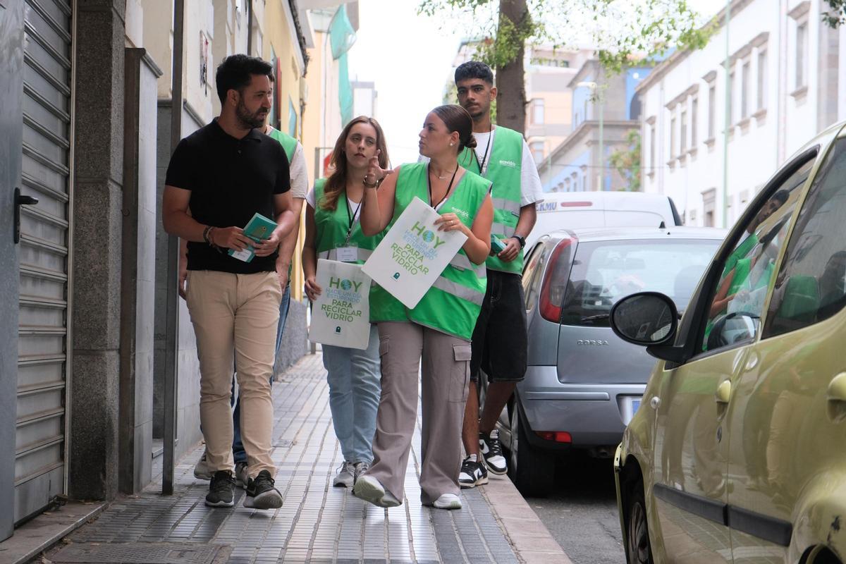 El Ayuntamiento de Las Palmas de Gran Canaria, a través de la Concejalía de Limpieza y en colaboración con Ecovidrio, implanta 'EcoBarrios',