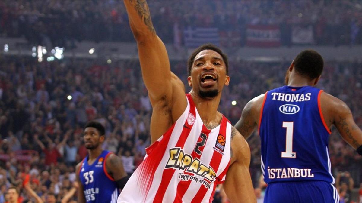 Los jugadores del Olympiacos celebraron su clasificación para la Final Four