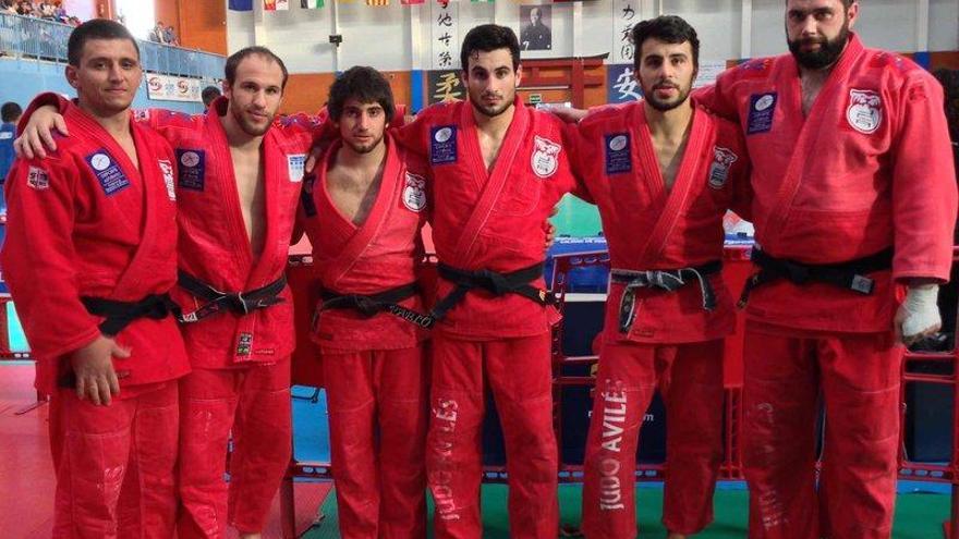 Los judokas del Avilés que participaron en la jornada liguera.