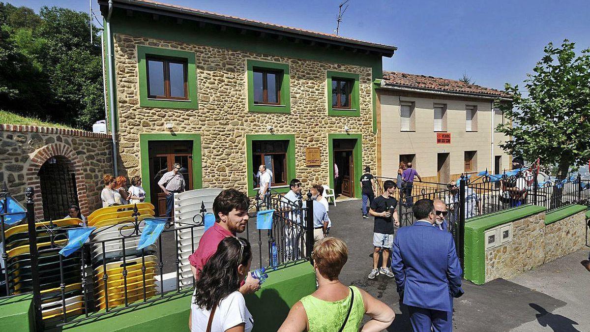 El centro social de El Carbayu, en la jornada de su inauguración, en septiembre de 2016.