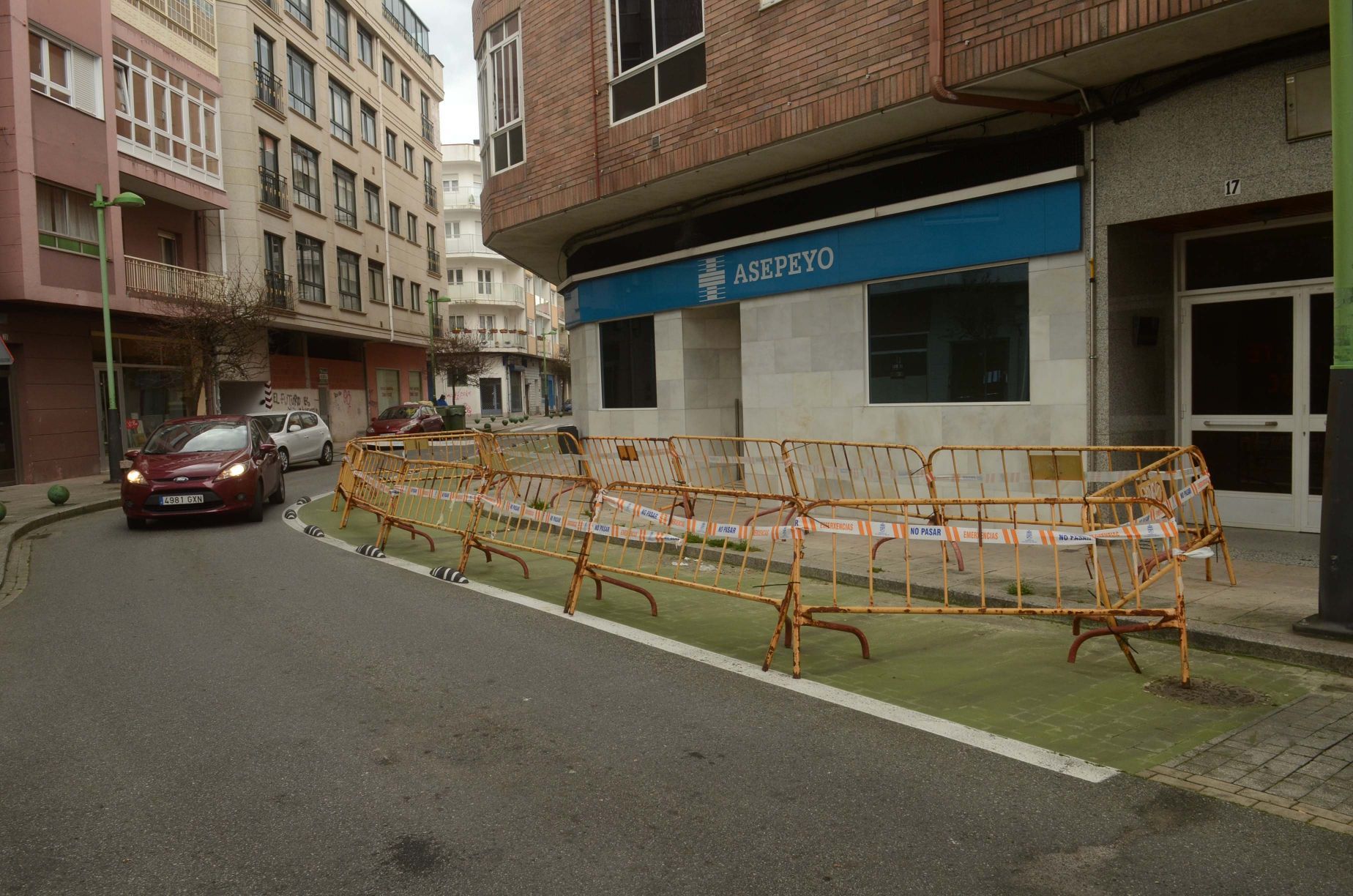 Una de las zonas del centro de Vilagarcía en la que proliferan las vallas.