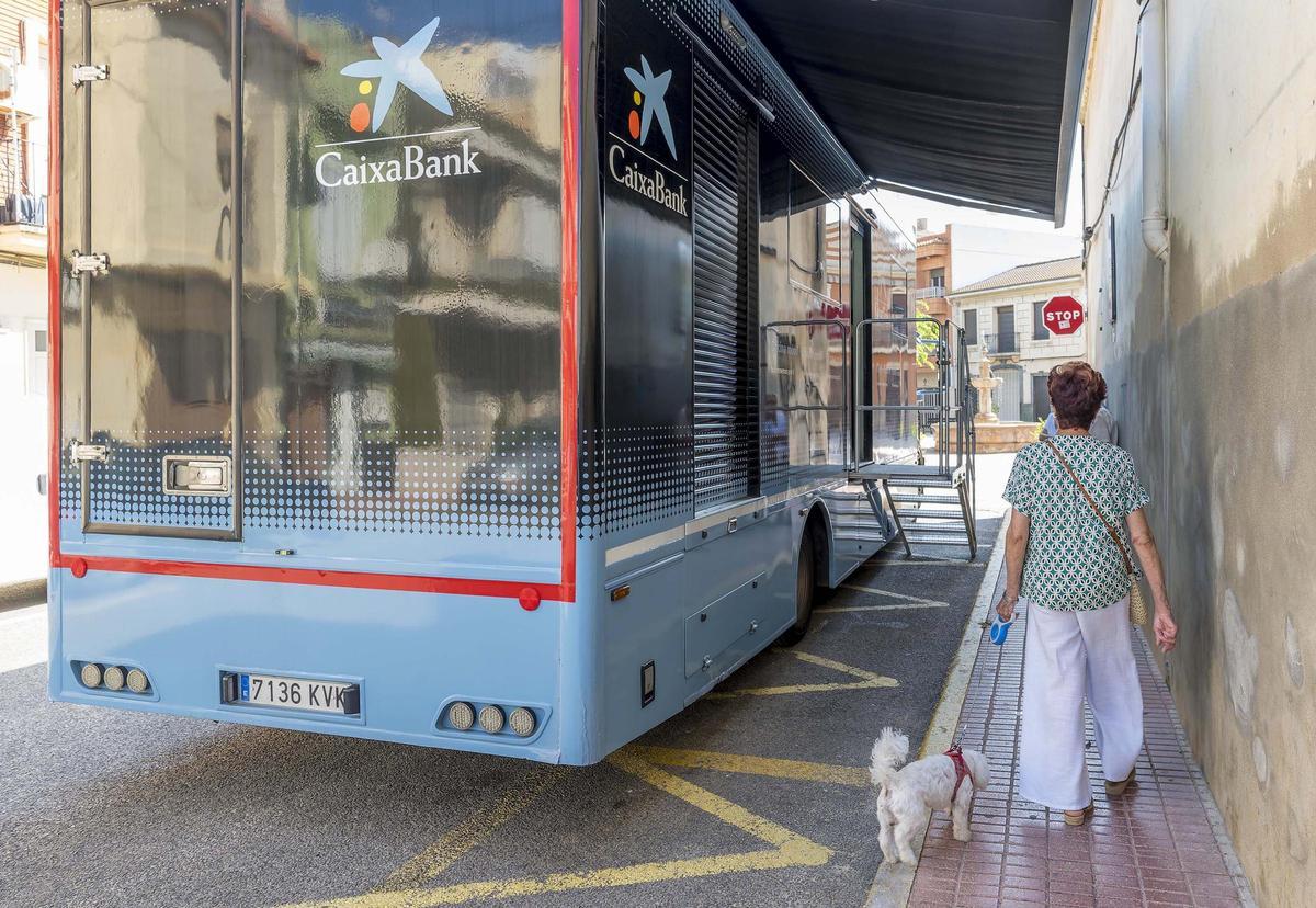 CaixaBank Mobile Office in Llauri