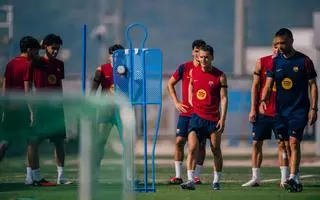 Las seis salidas que espera cerrar el Barça ya se entrenan al margen del grupo