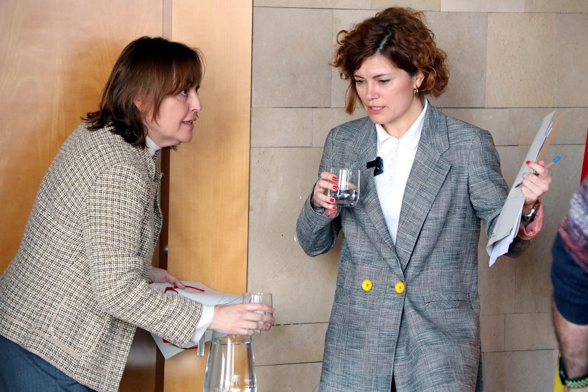 La consellera Sílvia Paneque con la secretaria general de ERC, Elisenda Alamany, este lunes
