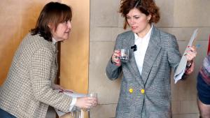 La consellera Sílvia Paneque con la secretaria general de ERC, Elisenda Alamany, este lunes