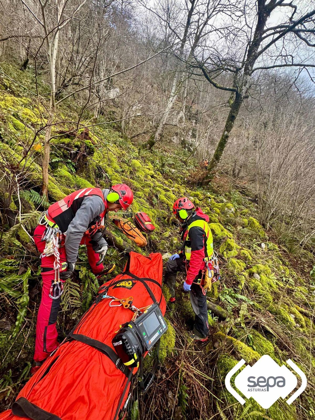 El rescate del cazador herido.