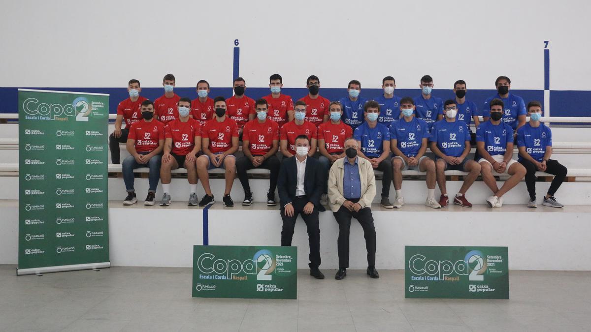 Pelayo va acollir la presentació de la Copa 2 Caixa Popular amb  els pilotaris participants  i que va ser presidida per Paco Alós, director de Responsabilitat Social de l’ens bancari.