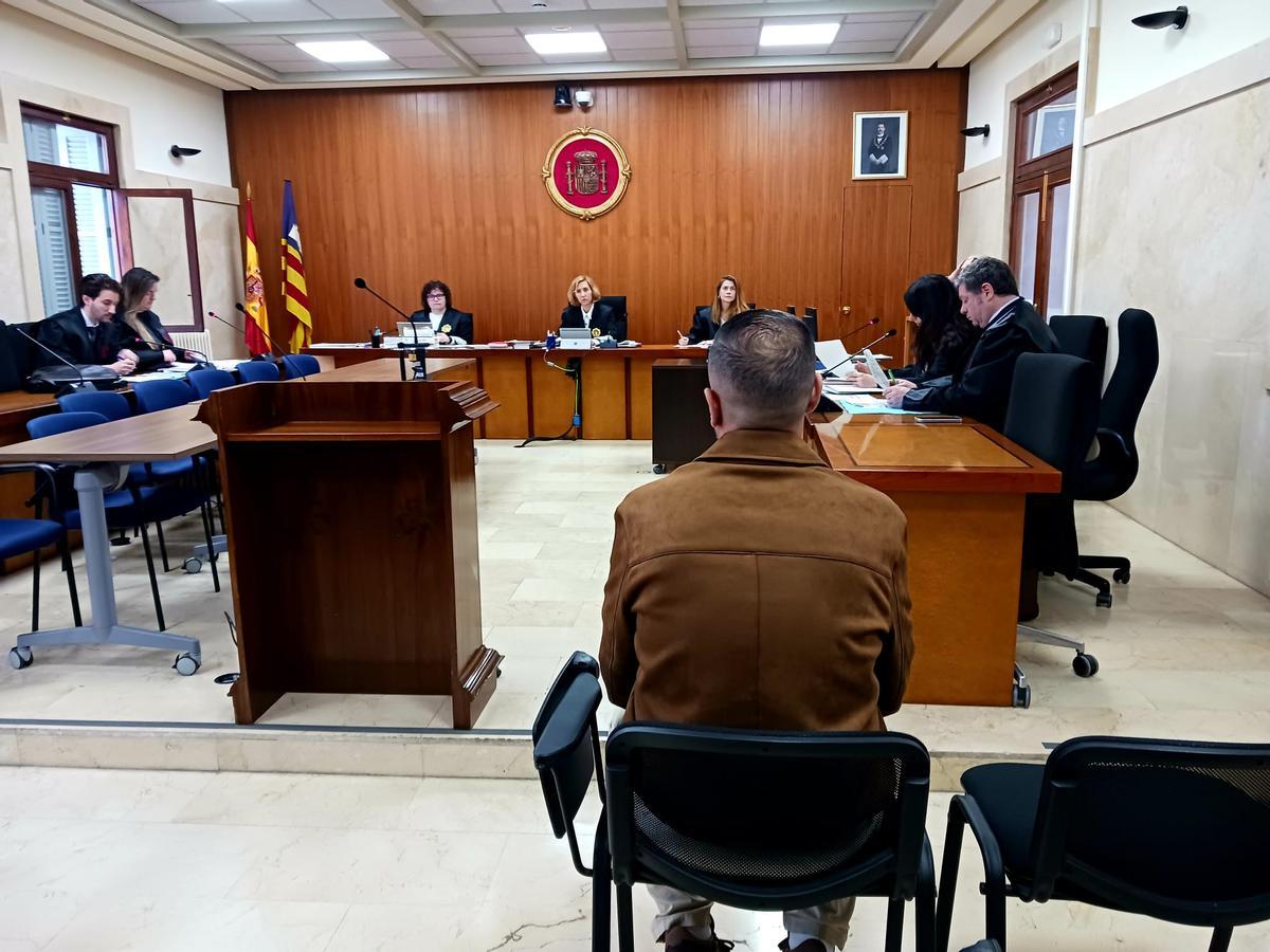 El procesado, ayer durante la vista oral en la Audiencia de Palma.