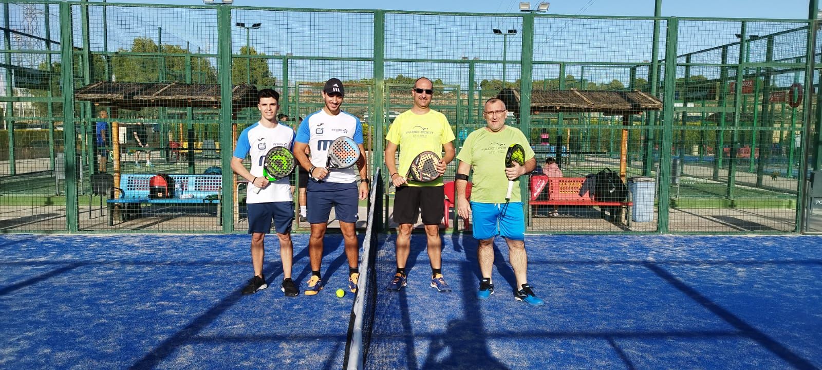 La competición masculina también arrancó  simultáneamente a la femenina.