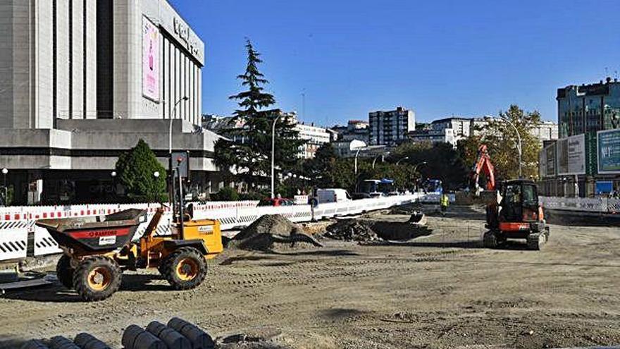 Obras en la rotonda de Salgado Torres.