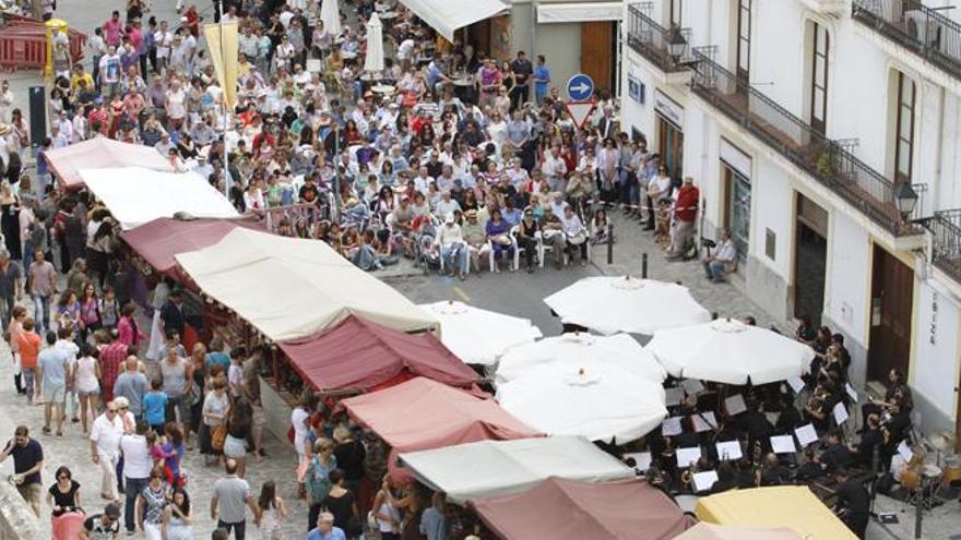 Vista general durante el concierto de la Banda Simfònica Ciutat d´Eivissa en la que se aprecia la alfuencia de público.