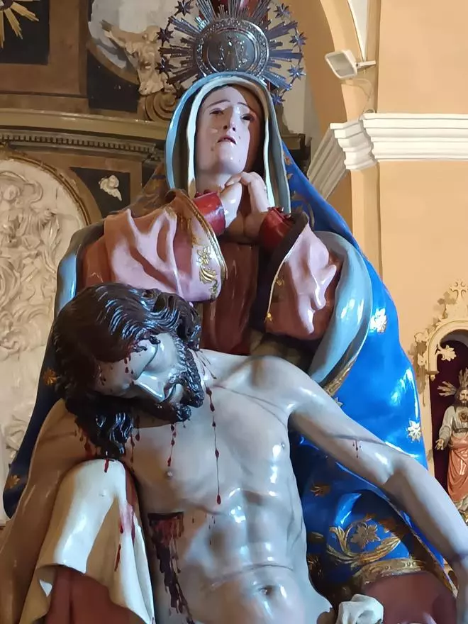 Los momentos más especiales de la procesión del Viernes Santo en Manganeses de la Lampreana, en imágenes