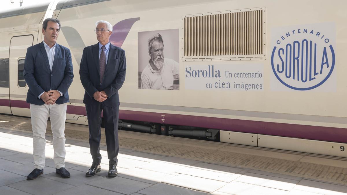 ACTO INAUGURAL DE LA  EXPOSICIÓN JOAQUÍN SOROLLA EN EL AVE. Enrique Varela, director del Museo Sorolla y Antonio Mollá, presidente de la Comisión Permanente de la Fundación Museo Sorolla y bisnieto del pintor (en la foto con corbata).