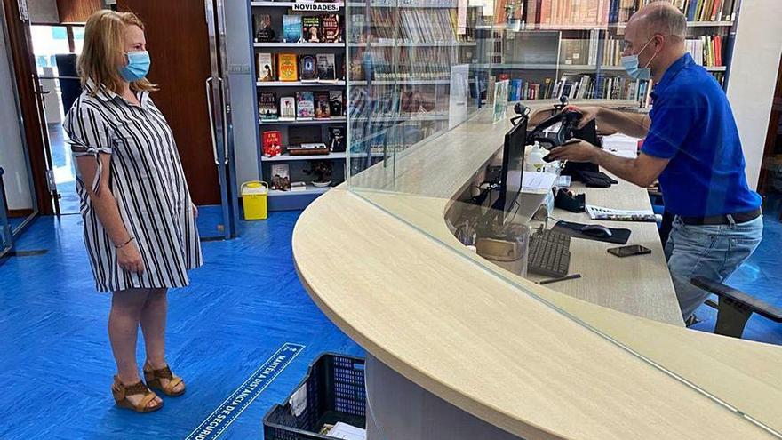 La Biblioteca reabrirá con nuevas medidas de seguridad, como indicadores o mamparas.