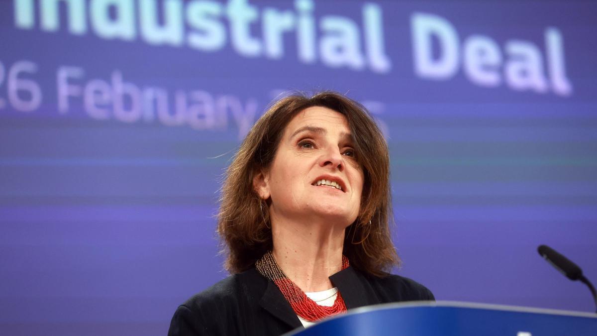 La vicepresidenta de la Comisión Europea por una Transición Limpia, Justa y Competitiva, Teresa Ribera, en la rueda de prensa de este miércoles en Bruselas