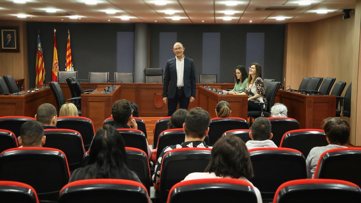 El Ayuntamiento ha reforzado su apuesta por la inserción laboral de estos colectivos vulnerables.
