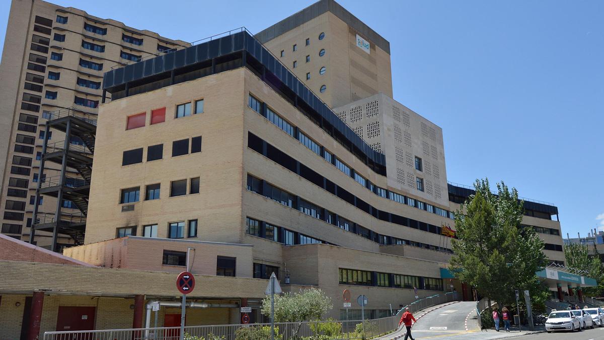 Imagen del edificio principal del hospital Clínico de Zaragoza.