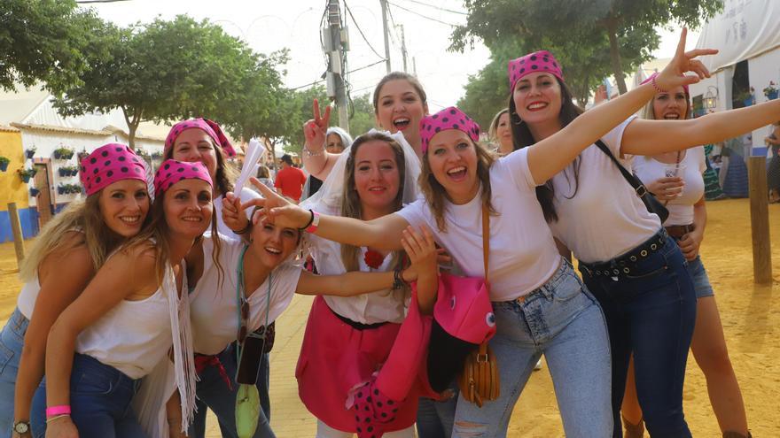 Una ordenanza regula en Córdoba las despedidas de solteros y prohíbe el uso de disfraces sexuales en la calle
