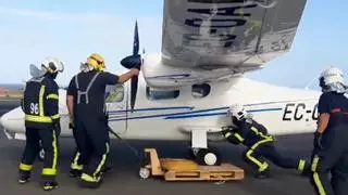 Una avioneta bloquea el aeropuerto de Fuerteventura tras sufrir un pinchazo