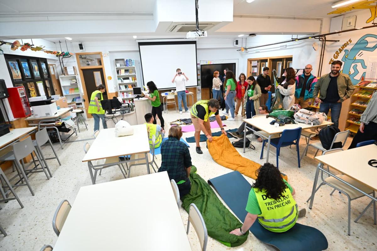 Encierro de profesores en el instituto Cayetano Sempere de Elche