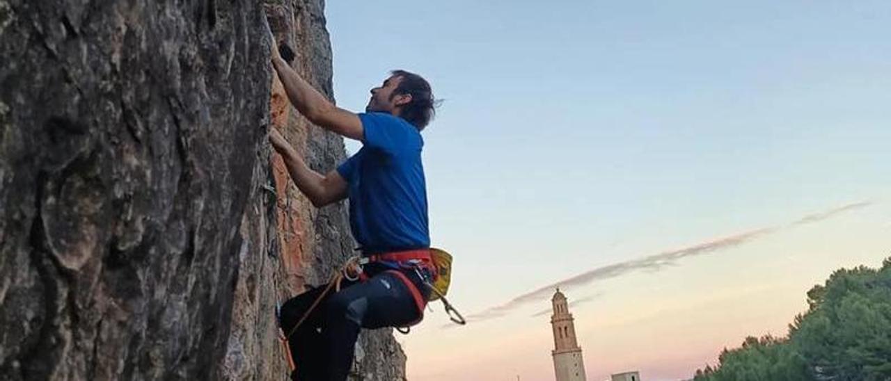 Escalando en Jérica.