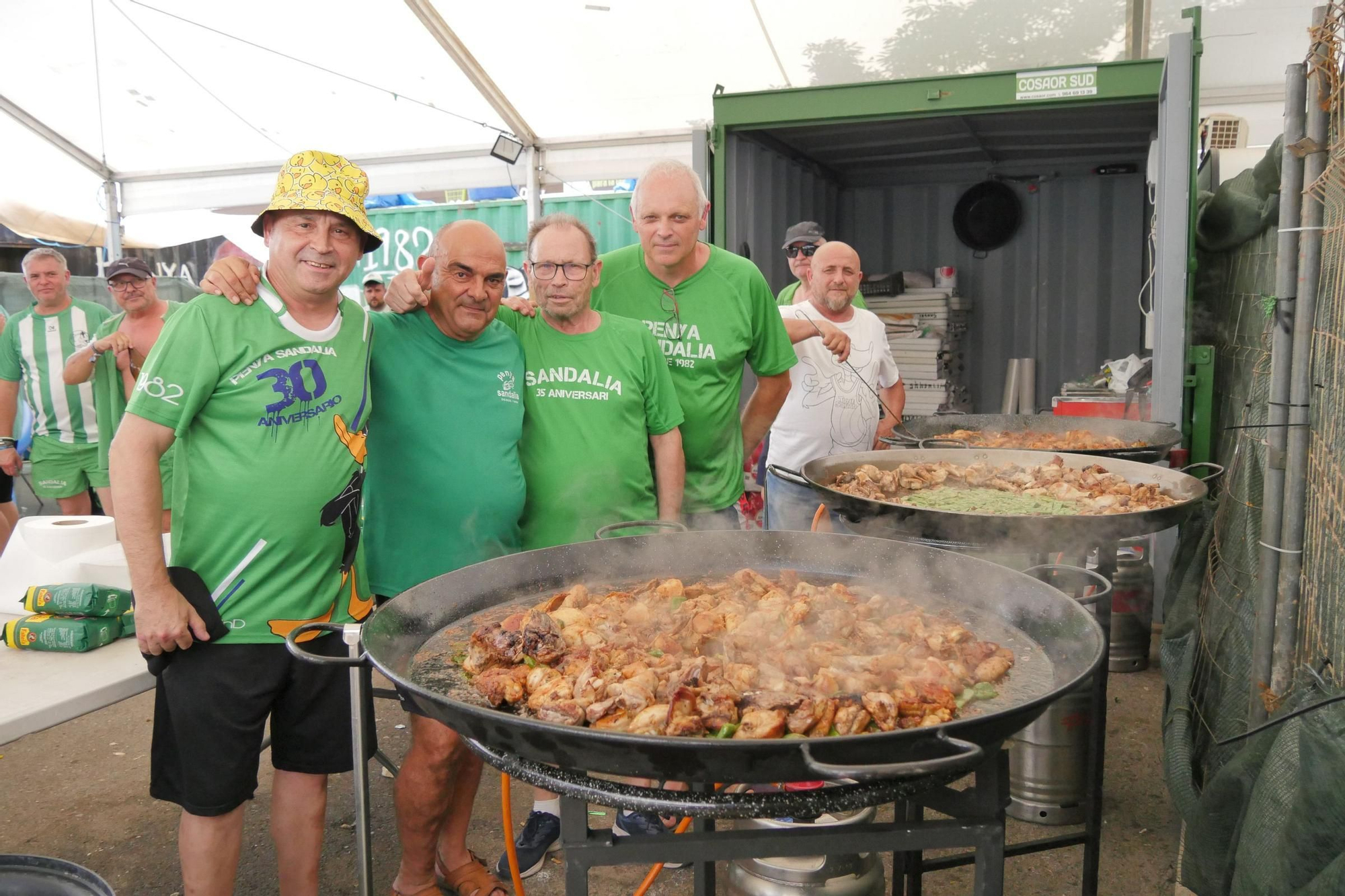 El indispensable concurso de paellas de les Penyes de la Vall, en imágenes