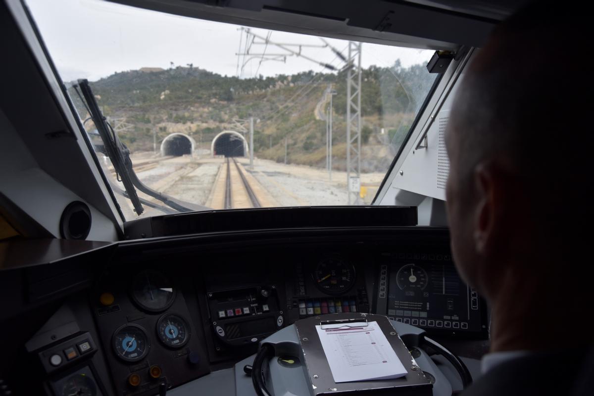 Renfe inicia las pruebas del trayecto internacional entre Barcelona y Lyon. En la imagen, primer día de la &quot;marcha en blanco&quot;.