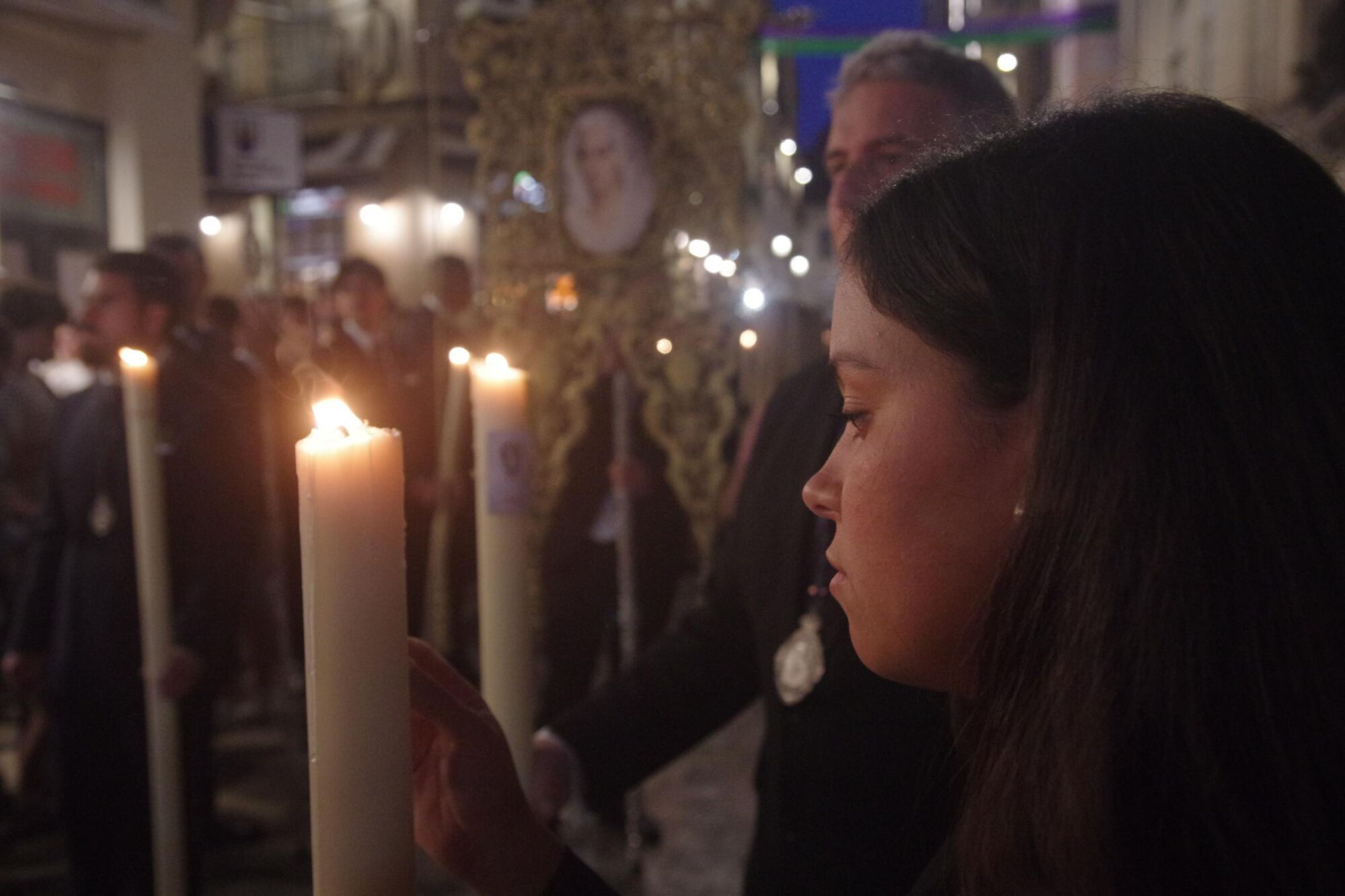 Procesión triunfal de regreso de la Virgen de la Esperanza a su basílica tras su peregrinación a Roma