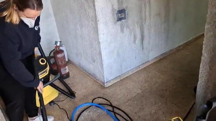 Així avança la neteja de la finca del tràgic incendi de Xàbia (vídeo)