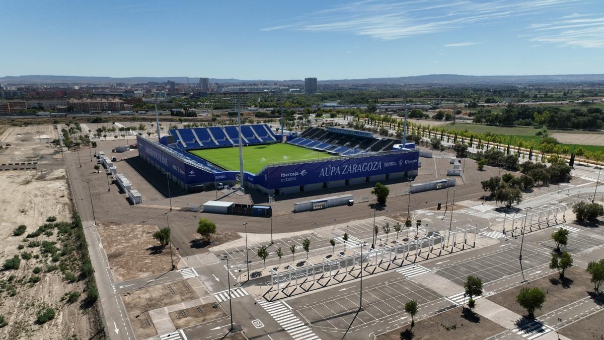 Uno de los mejores y más aplaudidos ejemplos de lo que puede llegar a lograr la buena gestión del Grupo MLN es el estadio modular Ibercaja Estadio, de Zaragoza.