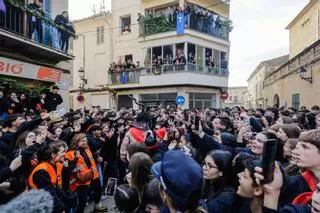 Un Sant Antoni amable y respetuoso llena Manacor de fiesta y humo