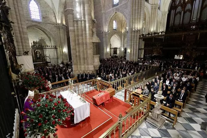 Las imágenes del entierro de José Ballesta en Murcia