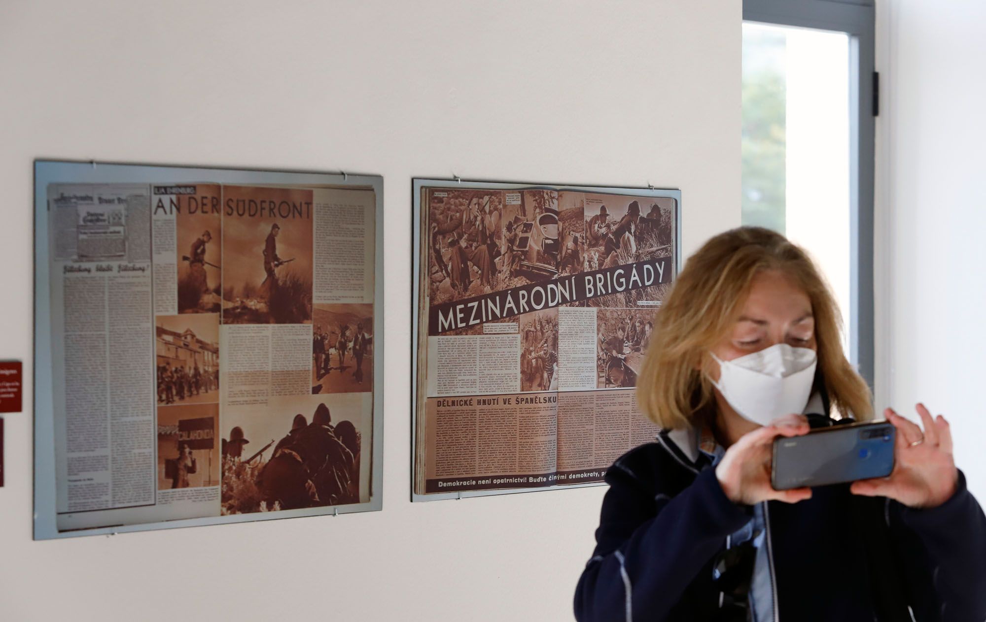 Exposición fotográfica de Gerda Taro y Robert Capa en la sede de la UNIA de Málaga.