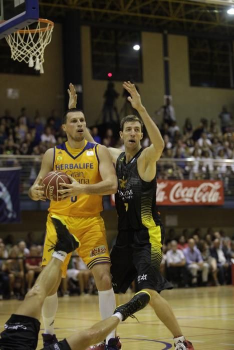 03/09/2016.Partido de baloncesto amistoso entre el Iberostar Tenerife y el Herbalife Gran Canaria..Pabellón Tenerife Top Training