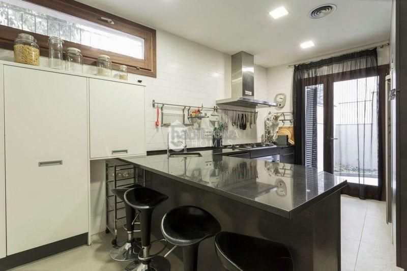 Carrer de Sant Josep, 3.000 € mensuals