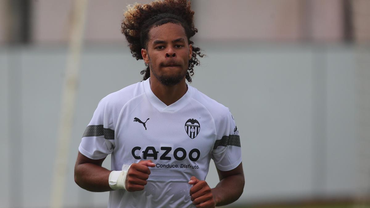 Koba durante un entrenamiento esta pretemporada con el Valencia