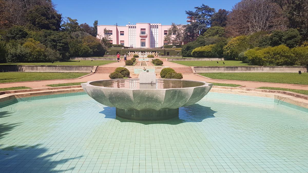 Casa de Serralves ubicada en el interior del gran parque.