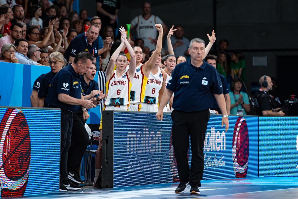 Miguel Méndez no quiere relajación a pesar de tenerlo todo a favor para ser primeras de grupo