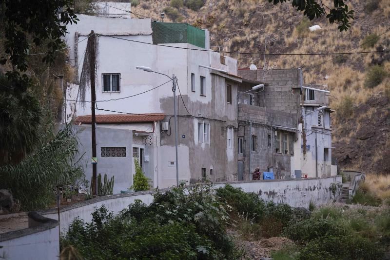 Desalojo de siete familias en la calle Ermita de La Candelaria, en Salud Bajo