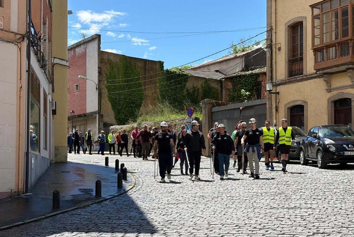 Entrada de la marcha minera en Salas.
