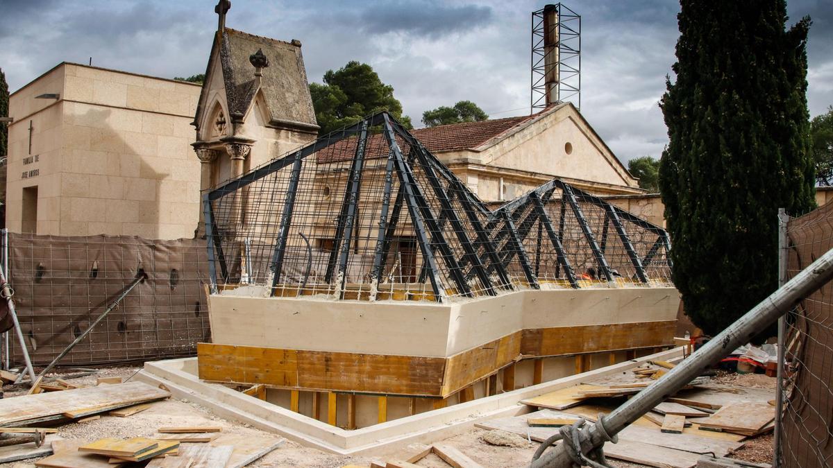 Las primeras imágenes del mausoleo de Camilo Sesto en Alcoy