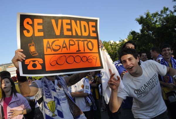 Apoteósica llegada del Real Zaragoza al Ciudad de Valencia.