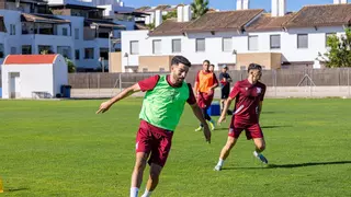 El Real Avilés suma poderío para su centro del campo