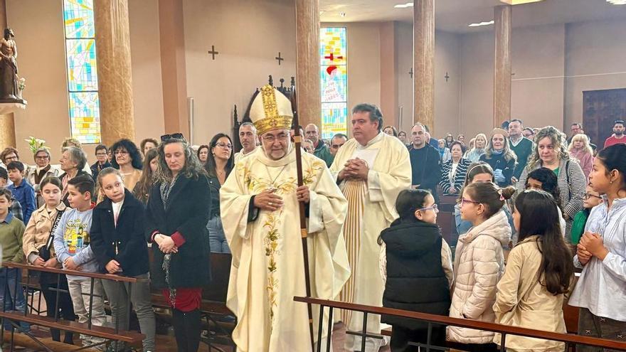 Sanz Montes condena en Mieres los conflictos bélicos y a quienes "declaran guerras terribles"