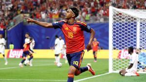 Lamine emula Pelé i Espanya recupera el "ritme infernal"