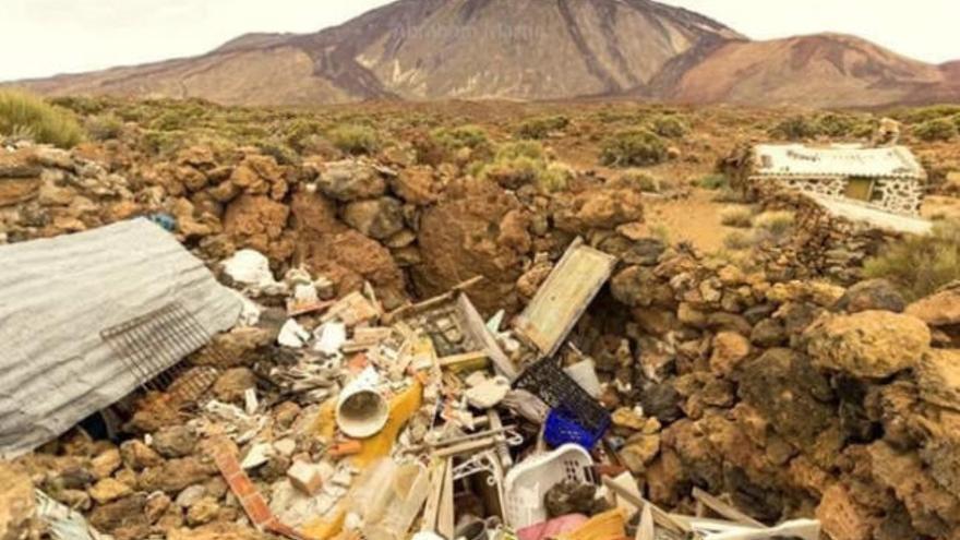 Imagen de los vertidos que fueron denunciados por un particular y que se encontraban en la zona del antiguo sanatorio antituberculoso.