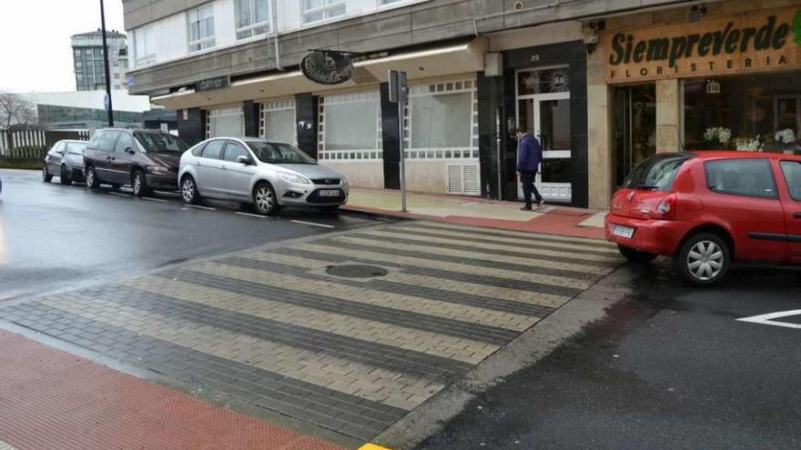 Paso peatonal en la rúa Pígara en O Graxal.