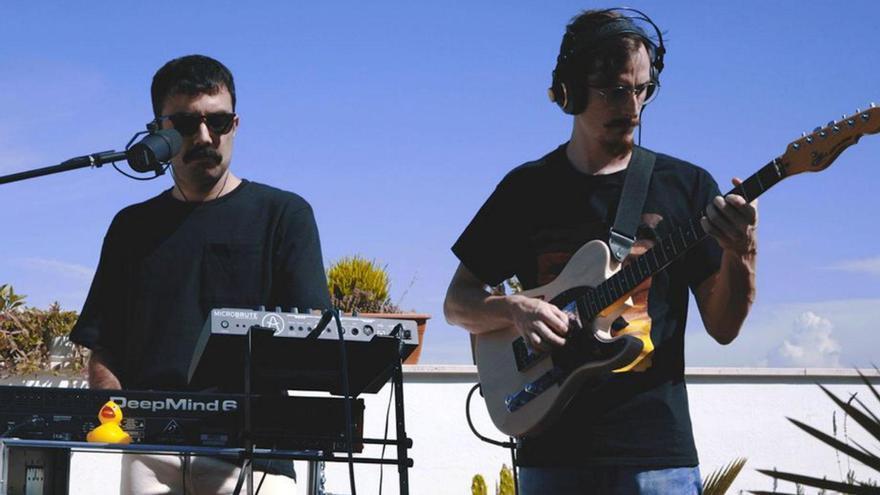 Paco García Ariza y Sergio Ríos, durante el rodaje de su videoclip.